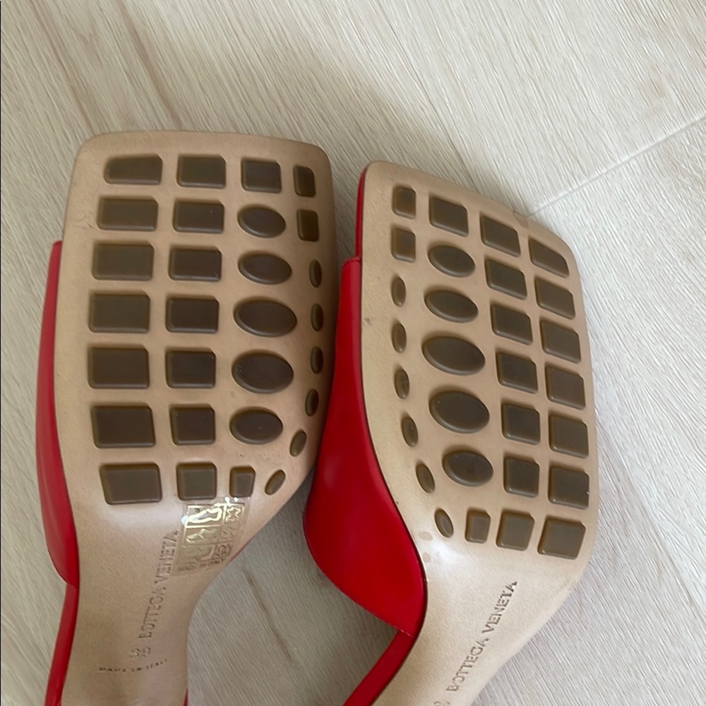 Bottega Veneta Red Leather Women's Mules size 39, new without box - Picture 7 of 9